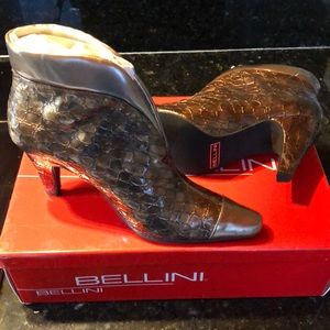 NIB Bellini brown booties size 7